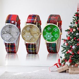 Kadınlar Noel Elmas Deri Band analog kuvars kol saati bilek saatleri GIF Noel Baba Snow Rhinestone kol saatleri