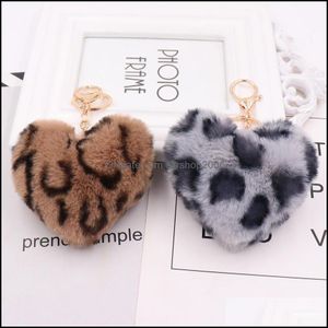 Anahtar Yüzük Mücevher Leopar Love Fluffy Ball Yumuşak ve Bulanık Pompom Keyfobs Tutucu Lady Moda Kolye Sevimli Kalp Ponponlar Keyt Dhuoj