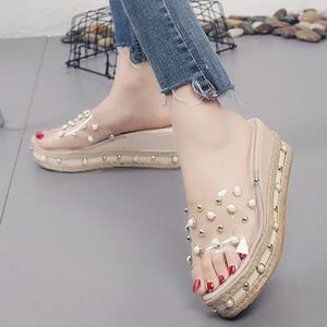 Sandálias elegantes chinelos de doces femininos transparentes plataforma sandal slip-on Pearl Beach Wedges Jelly Shoes Clear Womensandals