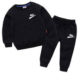 Crianças de roupas de criança conjuntos 2023 Autumn Sports Sports Fashion Boys meninos com capuz Sweatshirts calças de roupa traje infantil para 2pcs/set