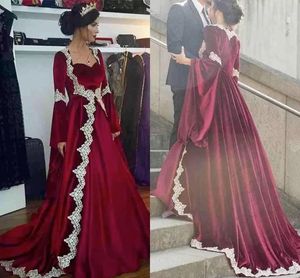2022 Sweetheart Long Sleeves Kaftan Prom Abendkleider Hot Velvet mit Applikationen Lange Vintage Muslim Pageant Party Kleider