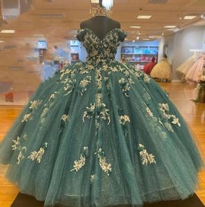 2022 Hunter Green 3d Floral Quinceanera Elbiseler 2022 Kapalı Omuz Dantelli Korse Sırt Puffy Etek Tatlı 15 Vestidos de Quinceanera C051623