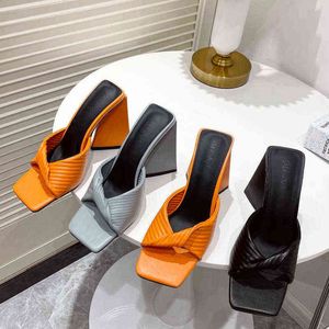 Suojialun 2021 Новые женщины Slipper Fashion Square High Heel Ladies Sandal Shoes Open Slip On Slides Flip Flops 220627