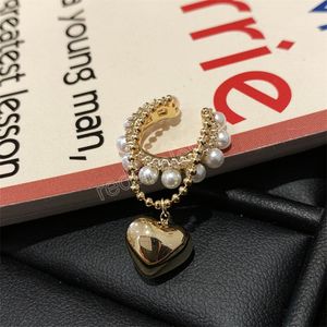 Brincos coreanos elegantes de clipe de pérolas de zircão delicado para mulheres Metel de orelha de coração sem piercing cartilagem jóias