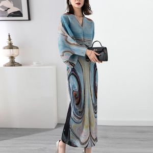 Abiti casual Miyake Abito plissettato di grandi dimensioni Donna 2022 Moda primavera ed estate Stampa Abito da donna lungo con maniche a pipistrello che copre la carne