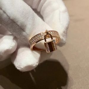 Высококачественные бутик-женские кольца Ring Rings Luxury Diamond Set Setling Sirewling Rose Gold Jewelry Accessory для женщин-дизайнеров