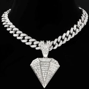 Colares de pingentes de pingente de hip hop pavimentou strassnestones colar de formato de diamante para homens homens gelados de jóias de jóias de corrente cuba de cristal.