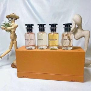 Damen-Parfüm-Set 30 ml, 4 Stück, Apogee Vent Dream Rose Duft-Sets, Eau de Parfum Spray, 10 ml, 5 Stück Kit, Weihnachtsgeschenkbox, Lufterfrischer