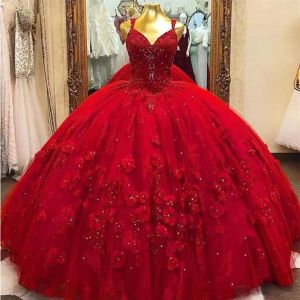 Kırmızı Quinceanera Elbiseler Tül kayışları fırfırlar kristaller boncuklu taban uzunluğu el yapımı çiçekler pageant parti balo elbisesi 403