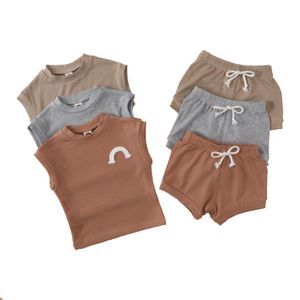 Çocuk Tasarımcı Giysileri Kızlar Yaz Gökkuşağı Giyim Setleri Şeker Pamuk Çukur Şerit Yumuşak Tank Üst Kıyafetler Moda Üstleri Pantolon Takımlar Günlük Butik