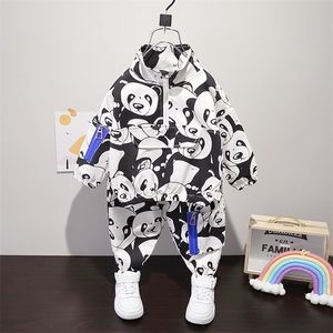 Toddler Boy Sevimli Panda Tam Baskı Giyim Seti Cep Kazak Tops + Pantolon 2 Adet Setleri Çocuklar Bahar Sonbahar Nedensel Eşofman 220326