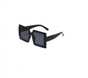 Негабаритные квадратные солнцезащитные очки Womens Designer Sunglass Addidute Eyewear Classic Shate Sunglasse Полный кадр Черный 6Color Champagne Eyeglass Лето Женщина Солнцезащитные Очки