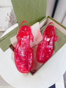 2022 Yeni Avrupa tarzı PVC berrak ayakkabılar kadın sandalet moda terlikleri yuvarlak düğme dekorasyon roman dokuma şeffaf renk jöle sandalet kemer tokası