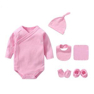 Giyim Setleri Doğdu Bebek Bodysuits+Hats+Önlükler+Ayakkabılar+Çorap+Havlu 6 PCS Kız Giysileri Ropa De Pijamalar