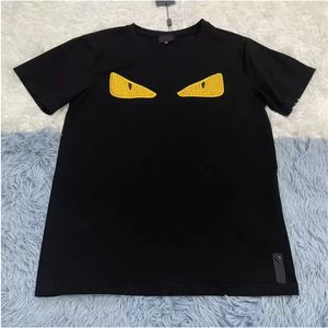 2024 Erkekler İçin Erkek T Shirt Tasarımcı Erkek Günlük Kadın Gömlekleri Küçük Canavar Göz Nakış Desen Erkekler Gevşek Tees Siyah Adam Tshirt Üst Kalıcı M-XXXL