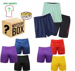 Dört Mevsim Standart Futbol Şortu Mystery Box Futbol Pantolonu hayranlar için mükemmel bir hediye Yepyeni Etiketli Dünyadaki herhangi bir kulüp ülkesi veya ligi rastgele seçilmiş