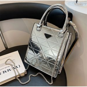 Outlet popular women's bag 2022 new versatile chain One Shoulder Messenger Bag textured patent leather portable small square Sale_64PP