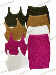 Vestido feminino de duas peças, letras completas, relevo, colete de malha, conjuntos de vestidos para mulheres, saias curtas, charmosas, femininas, finas, sexy, vestido, duas peças, saia de cintura alta