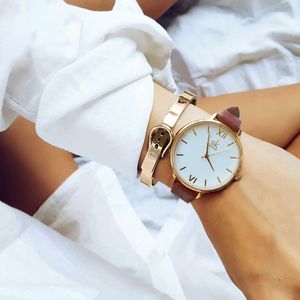 Kadınlar için Marka İzle Deri Kol Saati Kahverengi ve Altın Renk Kuvars Moda Tasarım Bayanlar Saatler Hediye
