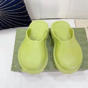 The latest Dongdong high-end slippers in 222, with high ex factory price, flat bottom punching and carved design, and comfortable feet. Thi Shoes & Accessories Other