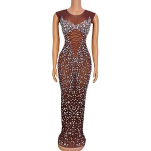 Akşam Parti Rhinestones Meesh Uzun Elbiseler Kadın Şarkıcı Performans Kostüm Hostum Model Zemin Uzunluğu Bling Kristal Podyum Elbise Ünlü