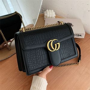 Padrão feminino de sentido avançado, nova corrente de moda, bolsa quadrada pequena, rede vermelha, uma bolsa mensageiro de ombro com 90% de desconto no atacado online