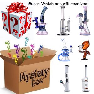 Bereit zum Versand, Mystery Box Surprise Blined Box, verschiedene Stile, Wasserpfeifen, Bangers, Wasserglas-Bongs, Raucherzubehör, Perc-Perkolator-Rohre, Bohrinseln, Dab-Rigs