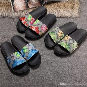 Tasarımcılar Slides Slippers Slipper Flats Sandalet Plaj Ayakkabı Loafers Sliders Fashion Luxurys Çiçek Deri Kauçuk Dişli Dipler Bo