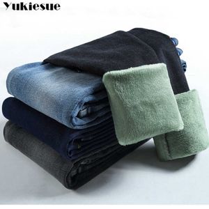 Calças de jeans quentes para mulheres Plus Size Blue Blue Black Solid Skinny Lápis grosso com calças de jeans de veludo 210608