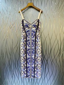 Sıradan elbiseler Delocah yüksek kaliteli yaz kadın moda tasarımcısı ipek elbise seksi spagetti kayış mavi ve beyaz porselen baskı kalem dres