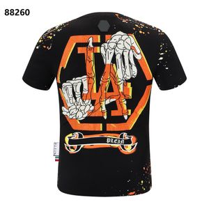 Plein Bear Erkek Tişörtleri Yuvarlak Boyun SS Taşlar Parmaklar Rhinestone Kafatası Adam T-Shirt Klasik Yüksek Kaliteli Hip Hop Sokak Giyim161f