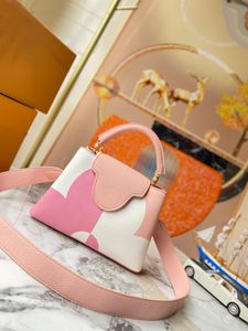 En Kaliteli Capucines Moda Kadın Omuz Çantaları Zincir Messenger Çanta Deri Çantalar Kabuk Cüzdan Çanta Bayanlar Kozmetik Crossbody Tote M59699