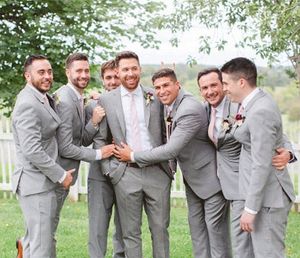 Açık gri erkekler düğün smokin zirveye çıkmış yaka ince fit damat giyecek sağdıçsmen ülke düğün parti takım elbise 2 adet yakışıklı balo ceket pantolon