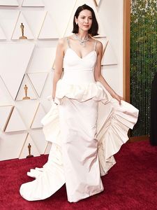 2022 Oscar Caitriona Balfe Tapete Vermelho Vestidos De Noite Branco Comprimento Ruffles Vestido De Prom Vestidos Formal Formal Vestidos