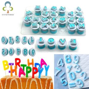 1026pcs Pişirme pasta kalıbı mektubu fondan kurabiye kesici üst ışığı alfabesi ve sayı kek dekorasyon araçları 220809
