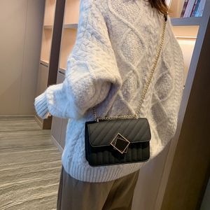 Myyshop Fashion Diamond Metal Decorate Versatile Chain Bags One Shoulder Messenger Bag PU Leather S0012