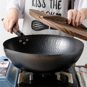 32cm Chinese Handmade Iron Wok Non-stick Non-coating Wok Kitchen Cookware Pan 220423