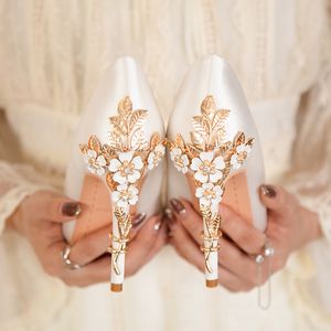 Luxury White Satin Designer Wedding Shoes for Women, Metal Flower Thin High Heels, Pointed Toe, Comfortable Eden Shoes for Brides, Evening Party, Prom