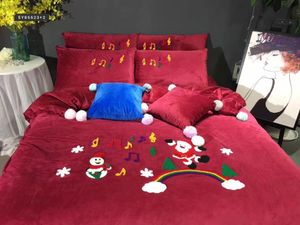 Kış Kadife Peluş Kırmızı Noel Nevresim Takımları Yatak Seti Erkek / Kız Yatak Örtüsü Çocuklar Yatak Keten Karikatür