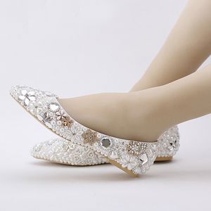 Güzel Düz Topuk Beyaz Inci Düğün Ayakkabı Rahat Kristal Gelin Flats Özelleştirilmiş Anne Gelin Ayakkabı Artı Boyutu 42 43