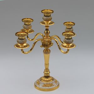 Nuovo arrivo candelabro centrotavola in metallo placcato oro lucido a 5 bracci portacandele in metallo per matrimoni, eventi o feste