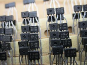 Transistor de potência de Japão ROHM AIA4M A1A4M N1A4M TO-92s absolutamente autêntico