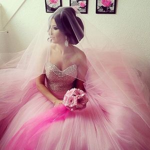 Vestido de noiva Allık Pembe Arapça Gelinlik Sevgiliye Straplez Kristal Gelinlik Katmanlı Tül Boncuklu robe de mariage Gelin törenlerinde