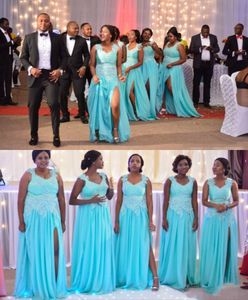 Açık Mavi Şifon Uzun Gelinlik Modelleri Dantel Aplike Sapanlar Pleats Boyutu Bölünmüş Hizmetçi Onur Törenlerinde Artı Boyutu Düğün Konuk Partisi Elbiseler