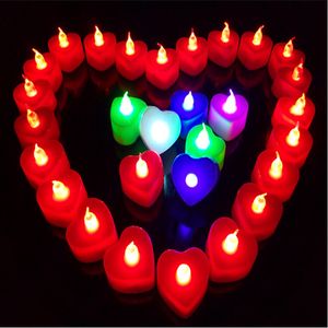 Candele di cera a LED accese Luce senza fiamma a batteria Matrimonio Festa di compleanno Decorazione nataliziaLuce notturna a candela a cuore a LED Romantica