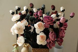 Toptan 50 adet / grup Gerçek Canlı Dokunmatik Retro Şakayık Buketleri Ile 4 Çiçek Başları Ev Bahçe ve Düğün Aksesuarları Için Flores DIY Süslemeleri