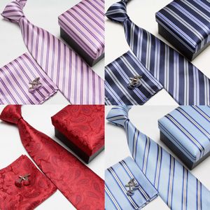 Boyun kravat seti kravat kol düğmeleri Cep meydanı erkek şerit kravat 21 Renkler 145 * 9 cm Babalar Günü için iş kravat hediye kutusu ile