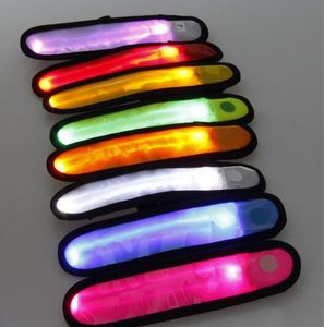 100 adet Yansıtıcı Yanıp Sönen LED Glow Armband Bilek Ayak Bileği Görünür Kol Kemer Kayışı Spor Koşu Bisikleti Yüksek Kaliteli Güvenlik