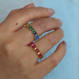Rahat Tarzı Altın Dolu Moda Gökkuşağı Bar Eternity Band Yüzükler Kare Baguette CZ Nişan Yüzüğü Kadınlar Için Renkli Takı