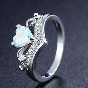 Moda beyaz ateş opal doğal taş kalp kristal halkaları kadın bayanlar yüzüğü hediyeler mücevher düğün yıldönümü yüzüğü
